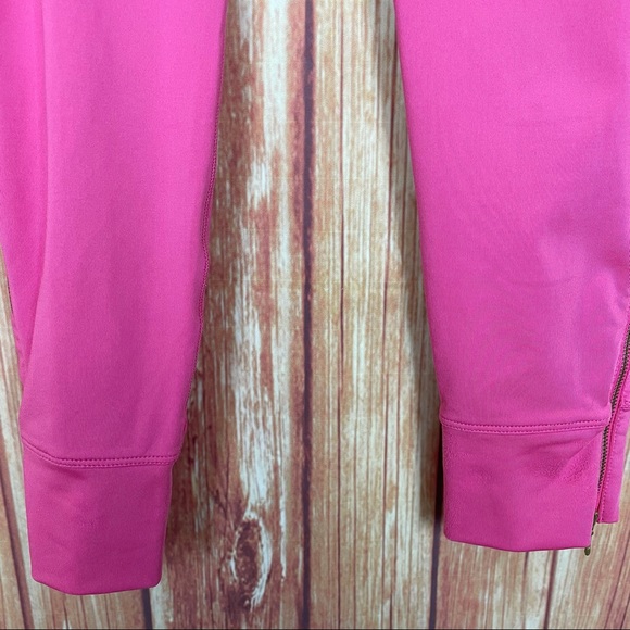 Les Mills Capri Legging with Gold Zippers (L) - Picture 9 of 10